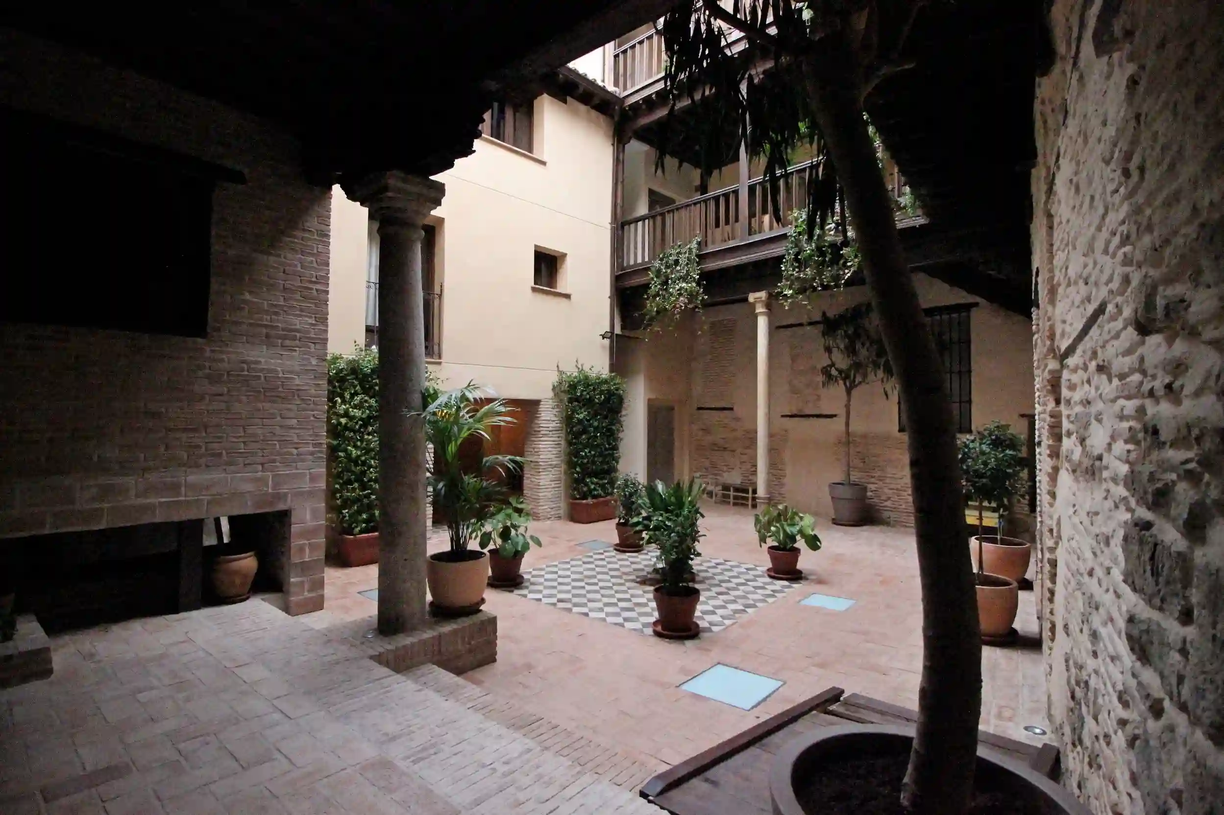 Celebra tu Evento Privado en Toledo. Apartamentos-turisticos-centro-toledo-patio-de-los-angeles-patio3